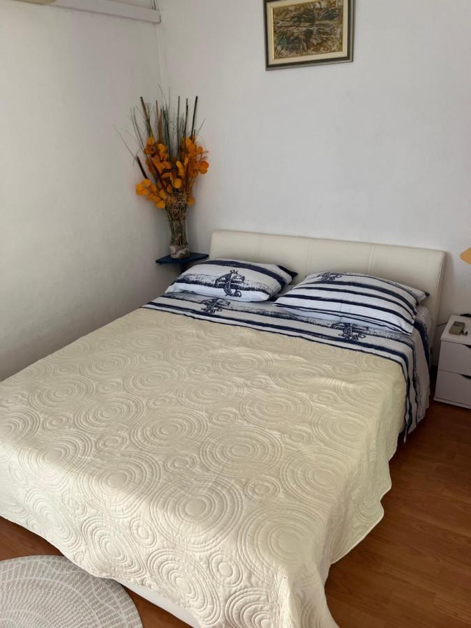 Apartments Despotovic Vis Ngoại thất bức ảnh